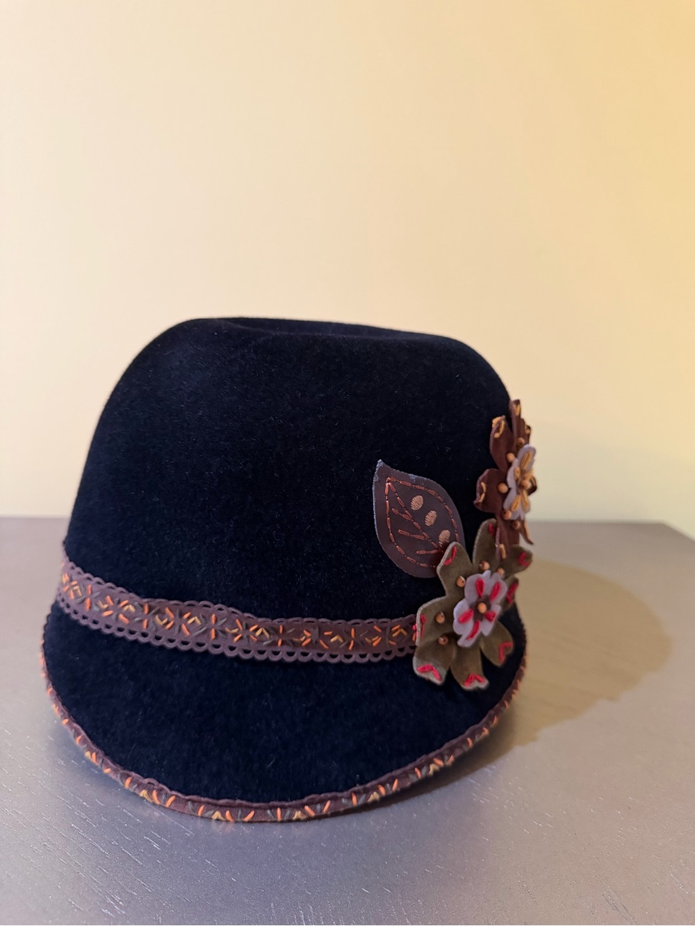 Women’s Black Felt Floral Accent Cloche Hat - Picture 2 of 5